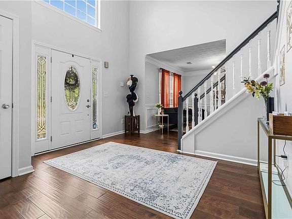 4th image of 159 Shadowhill Ln