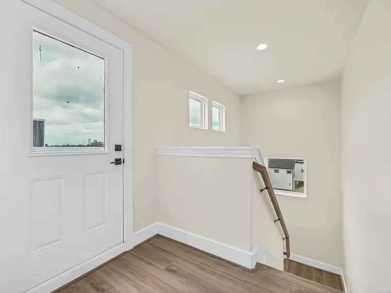 2304 Canfield St — Photo 25