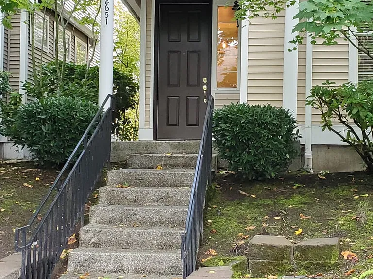 22651 NE 4th Pl — Photo 4