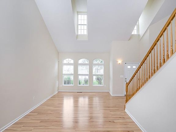 5th image of 37963 Bayview Cir E