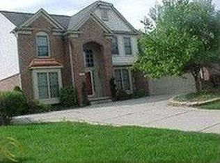 47601 Waddington Rd, Canton, MI 48187