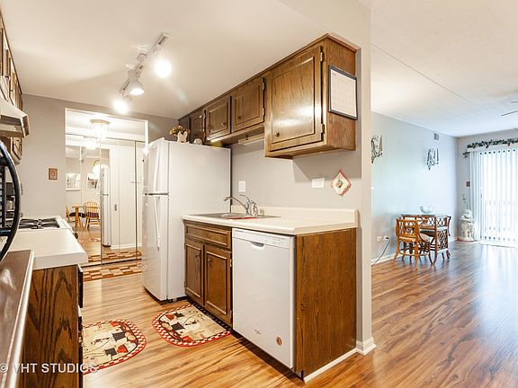 3rd image of 8020 Woodglen Ln APT 103