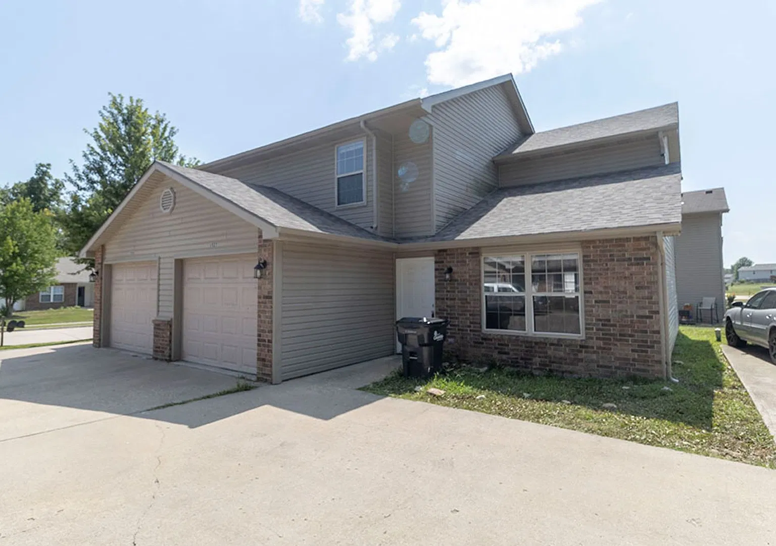 Northern Columbia duplex — Photo 1