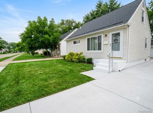 24373 Lauren Ave, Warren, MI 48089