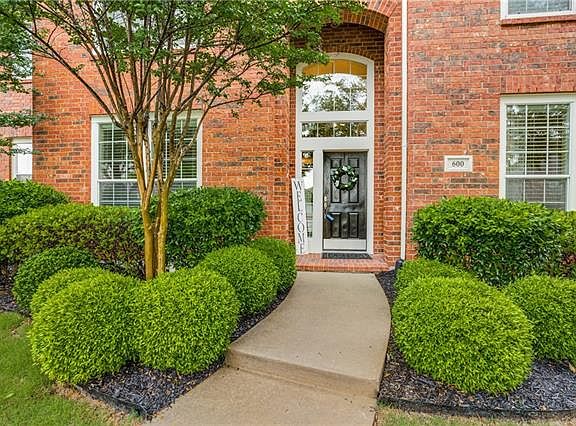 3rd image of 600 Saddlehorn Dr