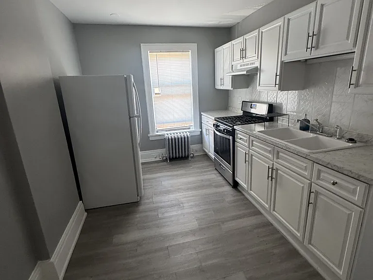 205 Lake Ave #8 — Photo 3