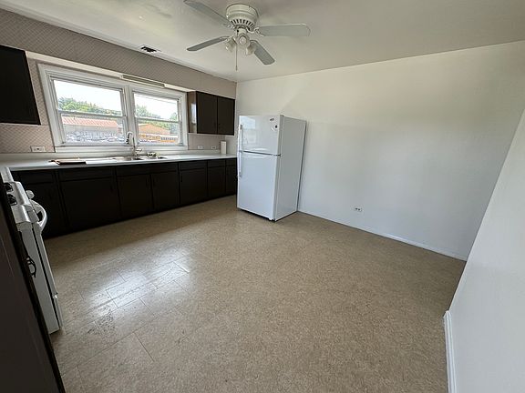 4th image of 1111 N Us Highway 41 APT 4
