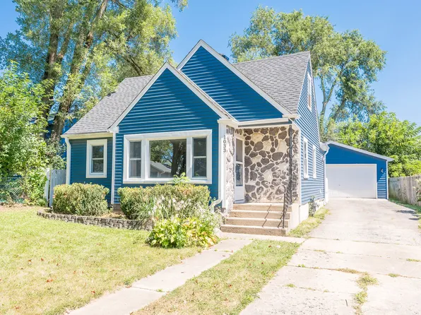 1033 Crescent Ct, Round Lake Beach, IL 60073