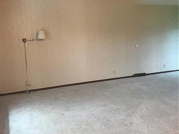 2nd image of 1872 Fulham Dr