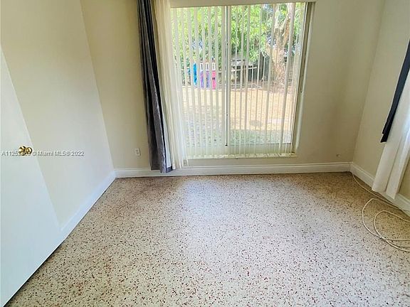 5th image of 1121 NW 34th Ave #1123