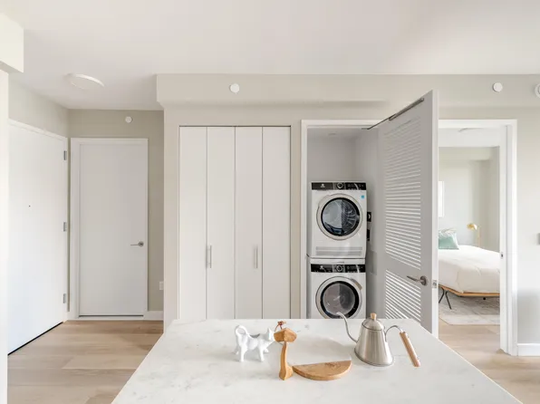 2-20 Malt Drive image 4 of 20