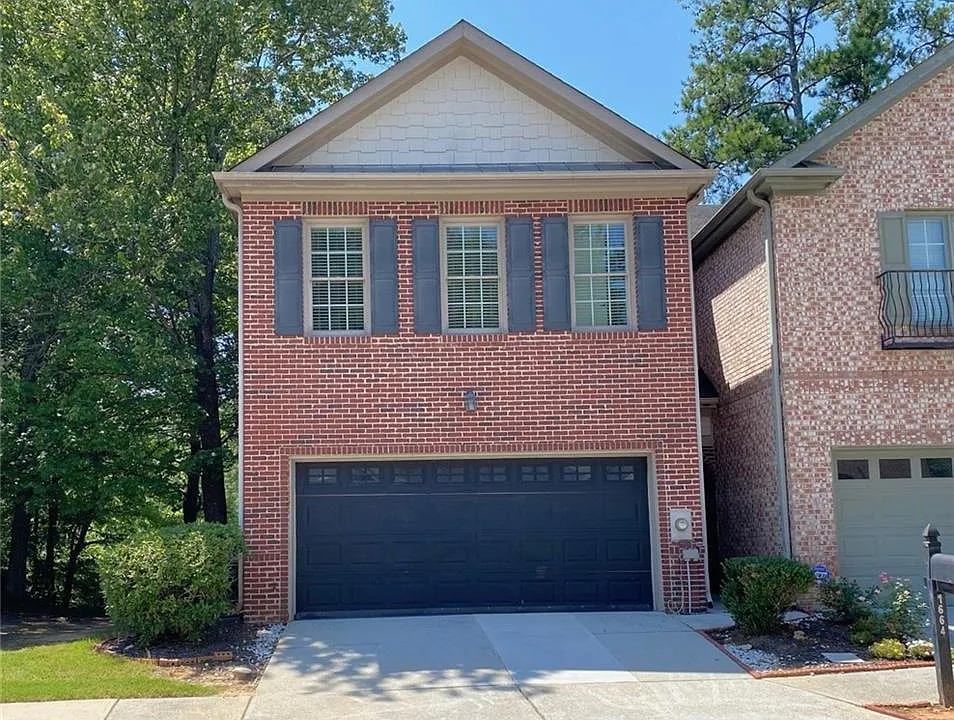 1664 Oakbrook Lake Dr