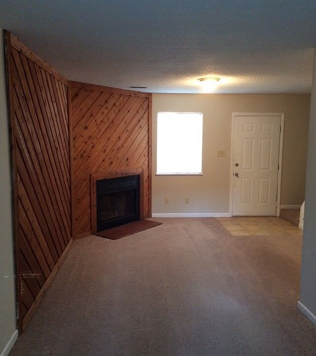 2nd image of 1465 Grant Cir APT 14