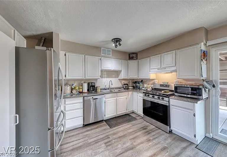 861 E Hacienda Ave — Photo 7