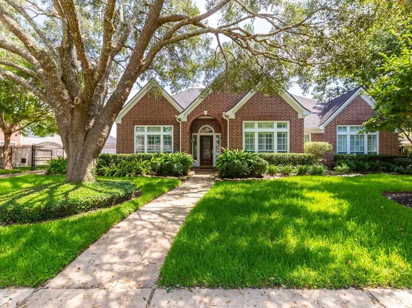 4915 Keneshaw St, Sugar Land, TX 77479