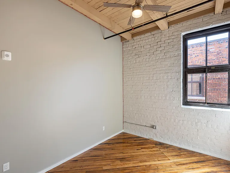 116 N 4th St — Photo 18