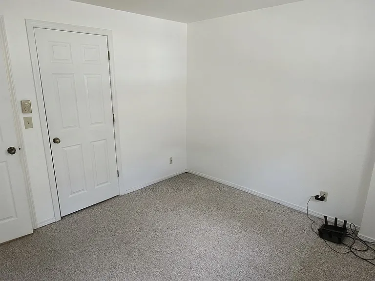 530 NW Carolyn Ln — Photo 26