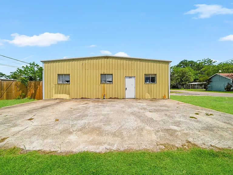 516 Cedar Bayou Rd — Photo 2