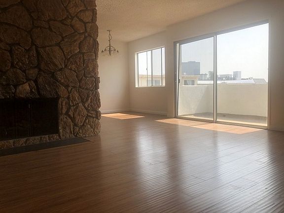 3rd image of 11840 Gorham Ave #18