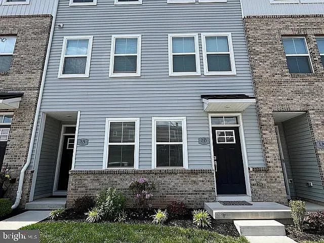 3 Ford St #B — Photo 2