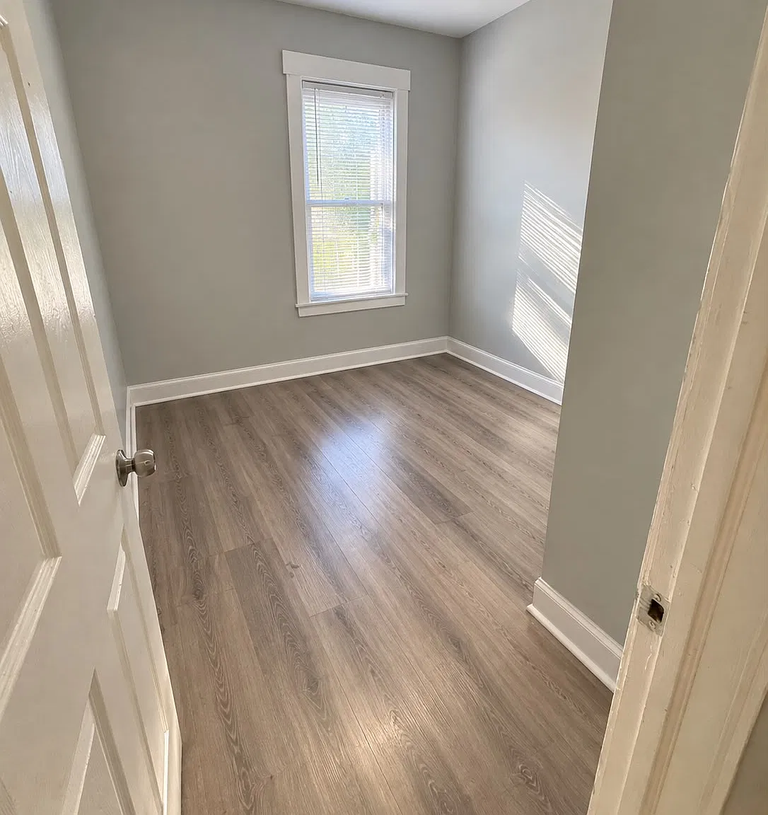 3 bed, 723 sqft, $2,045 — Photo 4