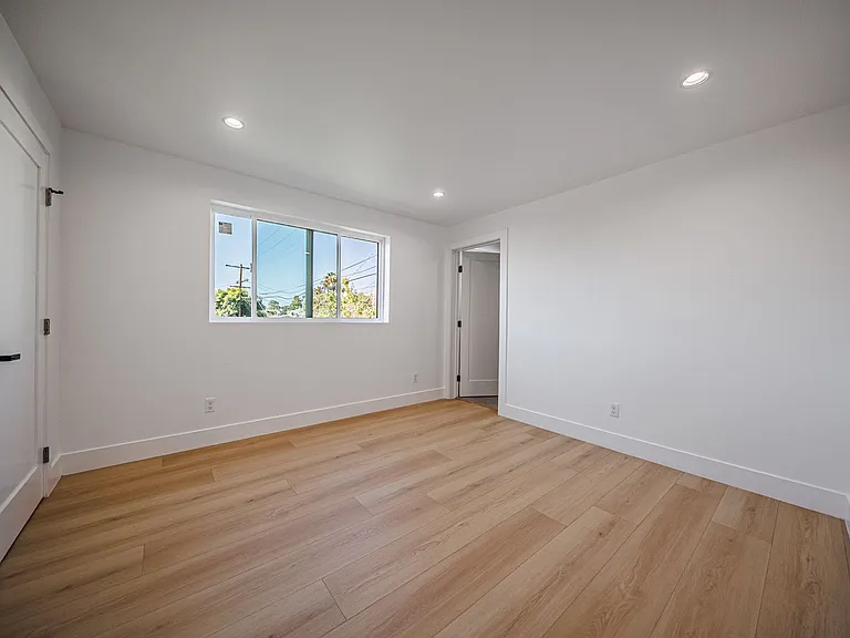 2938 S. Sycamore Ave — Photo 40