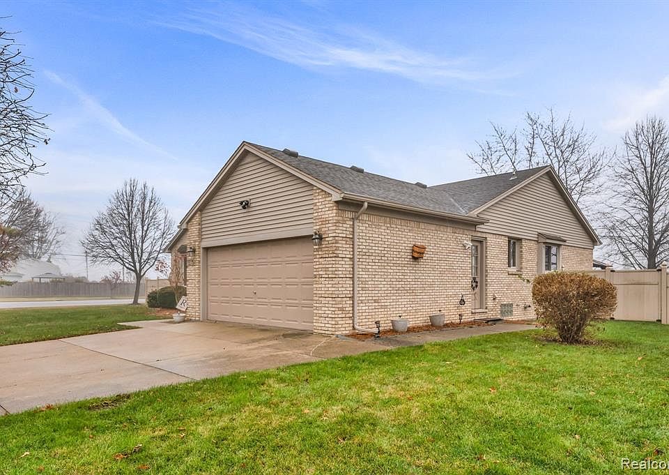11574 Canterbury Dr, Sterling Heights, MI 48312 Zillow