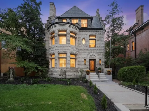 4410 Westminster Pl, Saint Louis, MO 63108