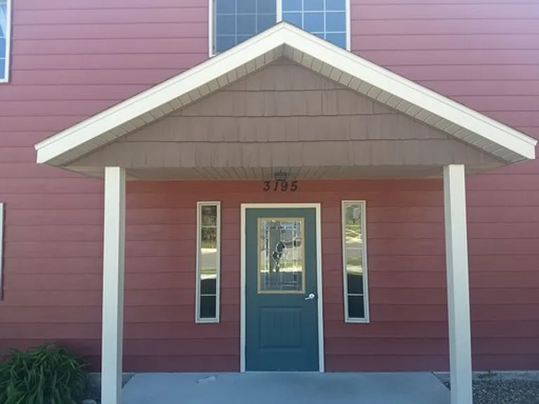 3195 Cabernet Dr — Photo 1