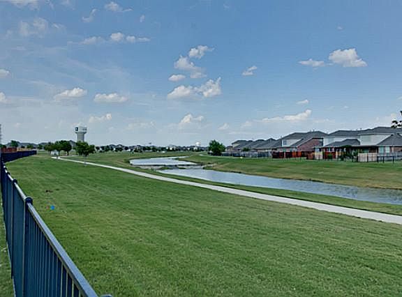 4th image of 2736 Sunbeam Dr