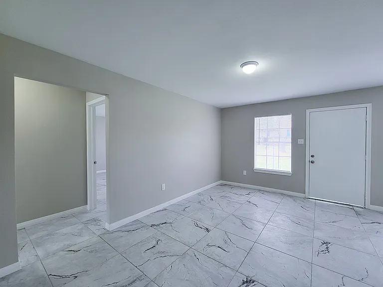 COURTYARD PARK APARTMENTS — Photo 11