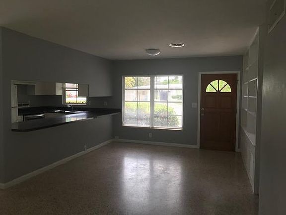 3rd image of 2553 Tulip St Unit 7