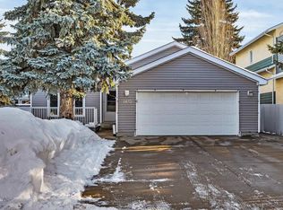 4612 10a Ave NW, Edmonton, AB T6L 4A6