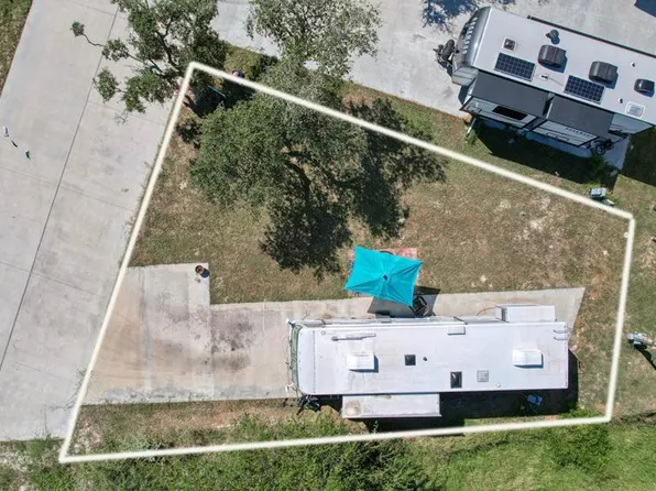 1406 W Corpus Christi St Unit 80, Rockport, TX 78382