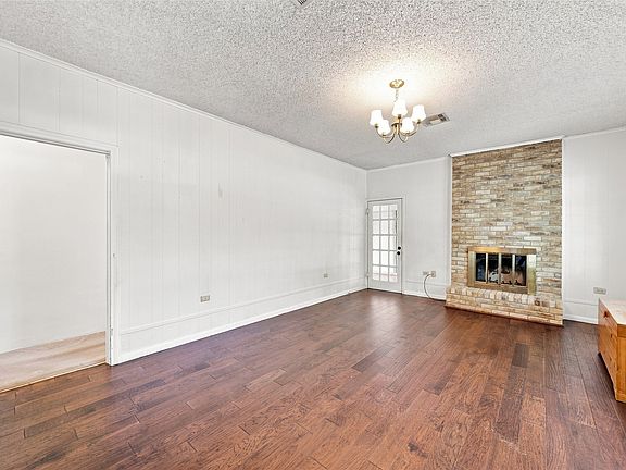 4th image of 2616 Pine Ave