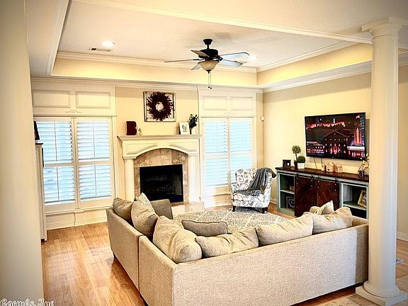 4th image of 421 E Palmer Ct