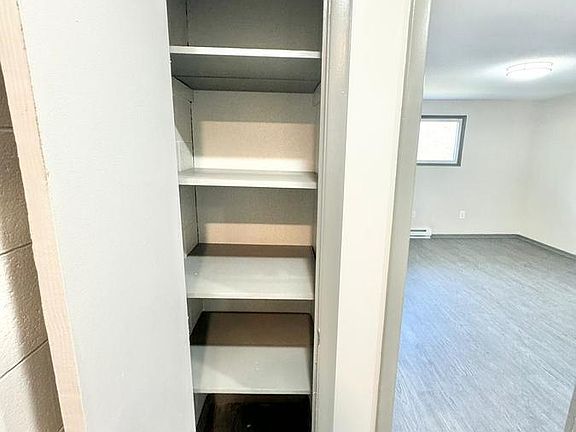 2nd image of 52 Perry Hill Rd Unit 3E