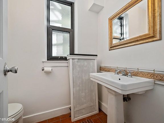 5th image of 3534 N Lake Shore Dr APT 6C