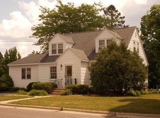 427 Oregon St, Sturgeon Bay, WI 54235