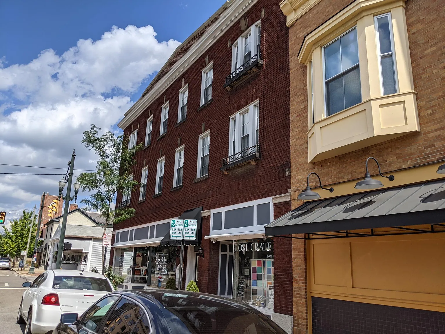 136 N Columbus St — Photo 4