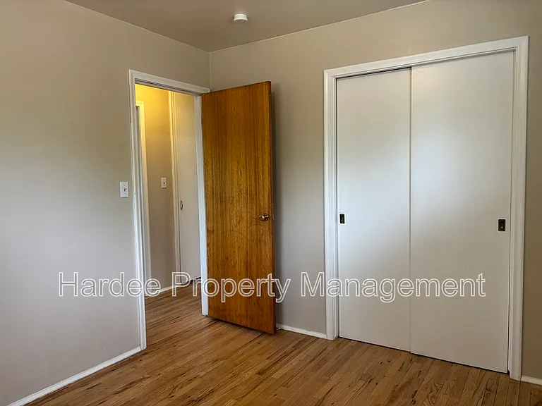 2714 W Kathryn St — Photo 11