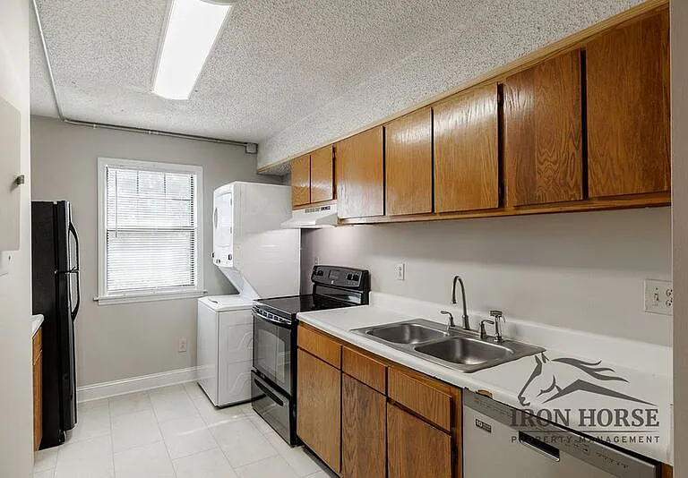 290 Appleby Dr #153 — Photo 2