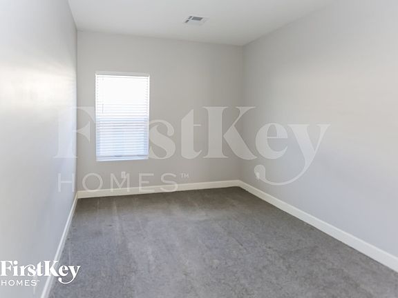 5th image of 905 E Fremont Rd