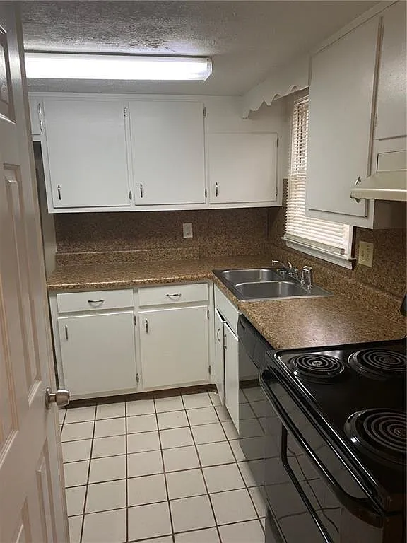 2 bed, 2.5 bath, 1156 sqft, $1,400 — Photo 3
