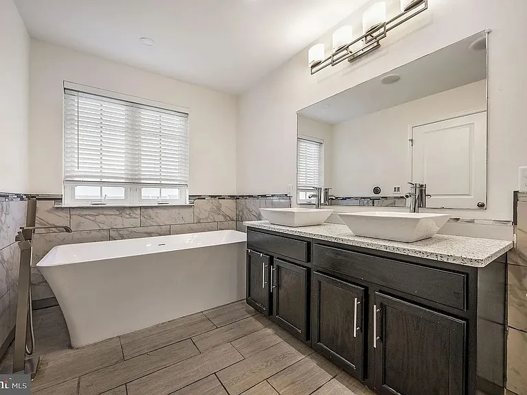 1340 Carrick Ct — Photo 22