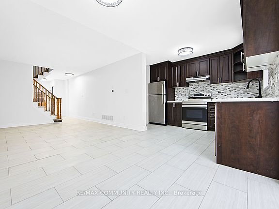 5th image of 1049 Kennedy Cir