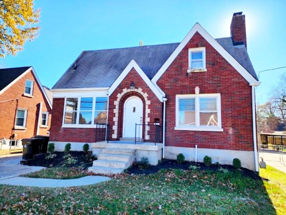 1st image of 924 Clarks Ln