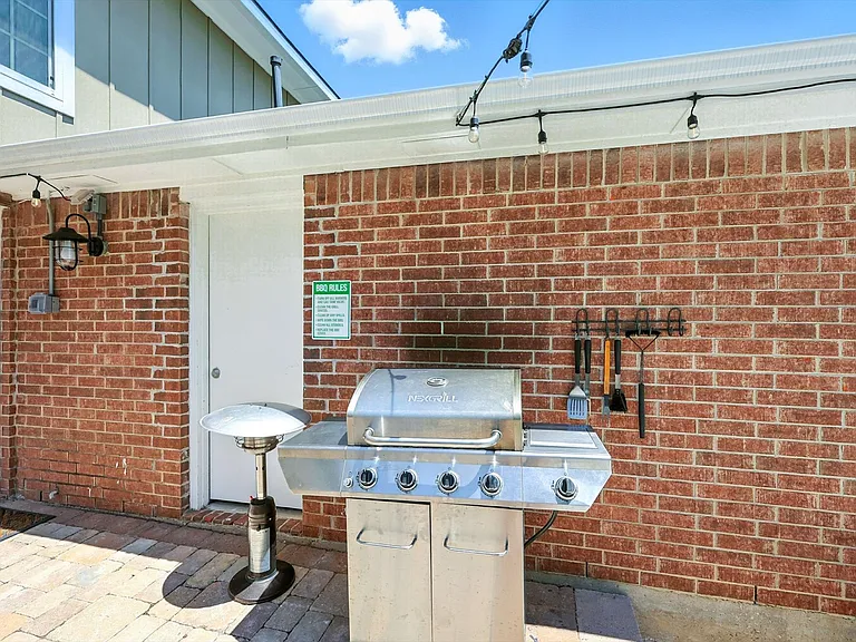 708 Azalea Dr — Photo 42