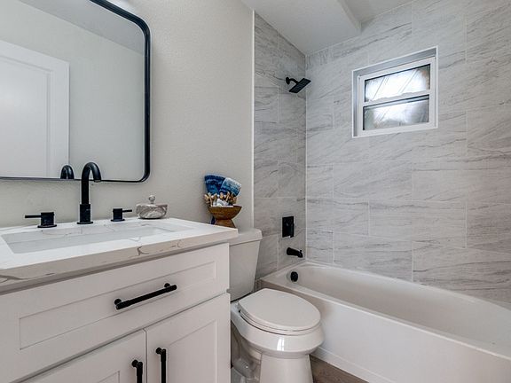 3rd image of 5917 Gaston Ave APT 117