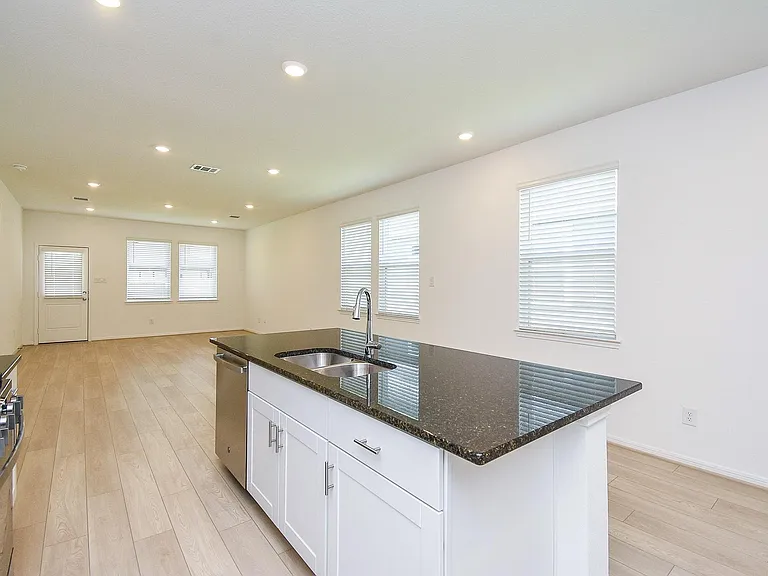 21835 Red Lantana Trl — Photo 6